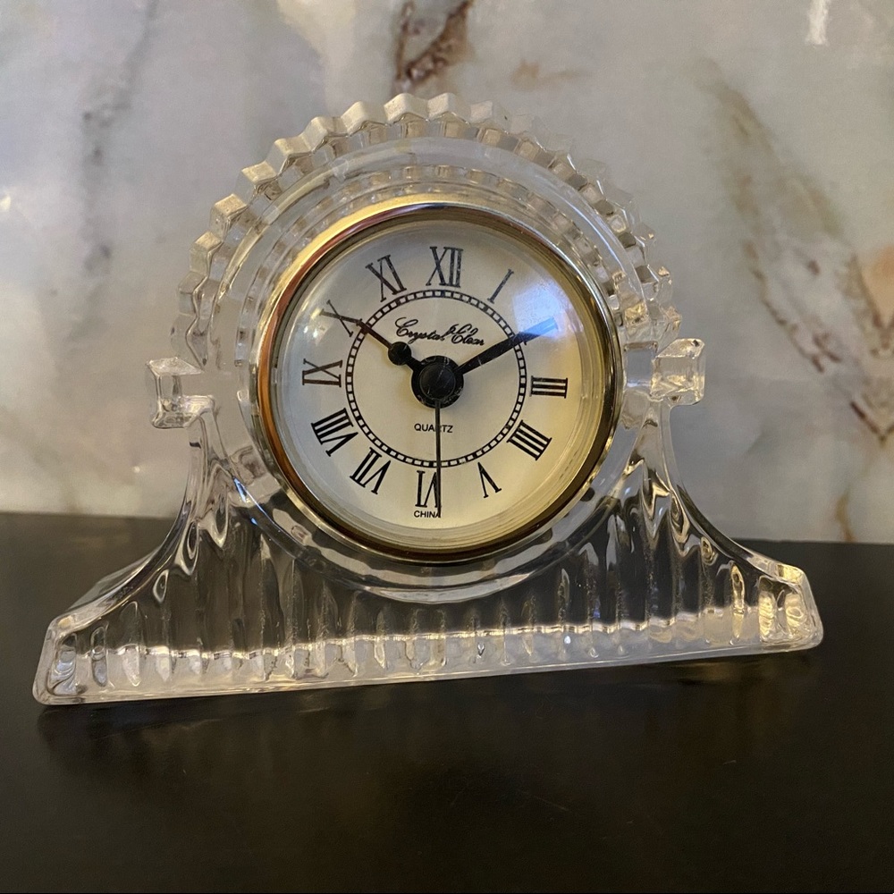 Crystal Clear Desktop Clock